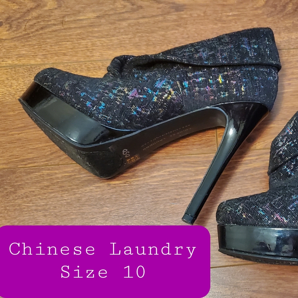 🛸2/$35 Chinese Laundry Booties